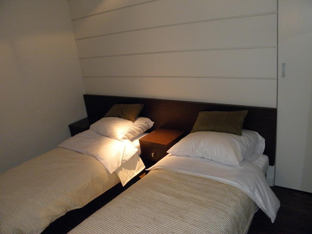 Villa & Spa Łomianki Екстериор снимка